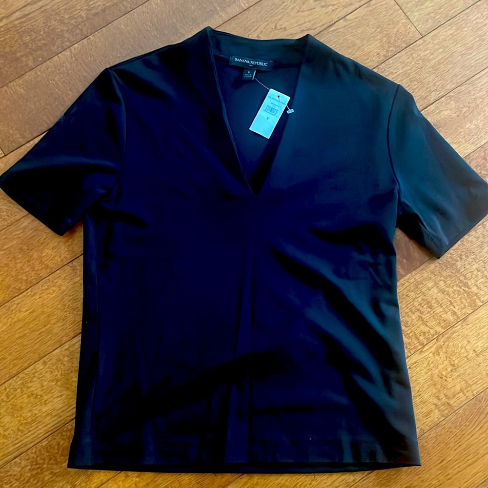 Banana republic black top - new! - size small